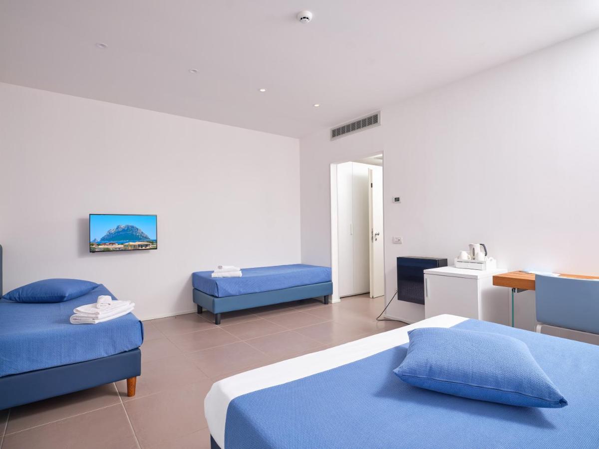 Felix Hotels - Hotel Residence Porto San Paolo Екстериор снимка