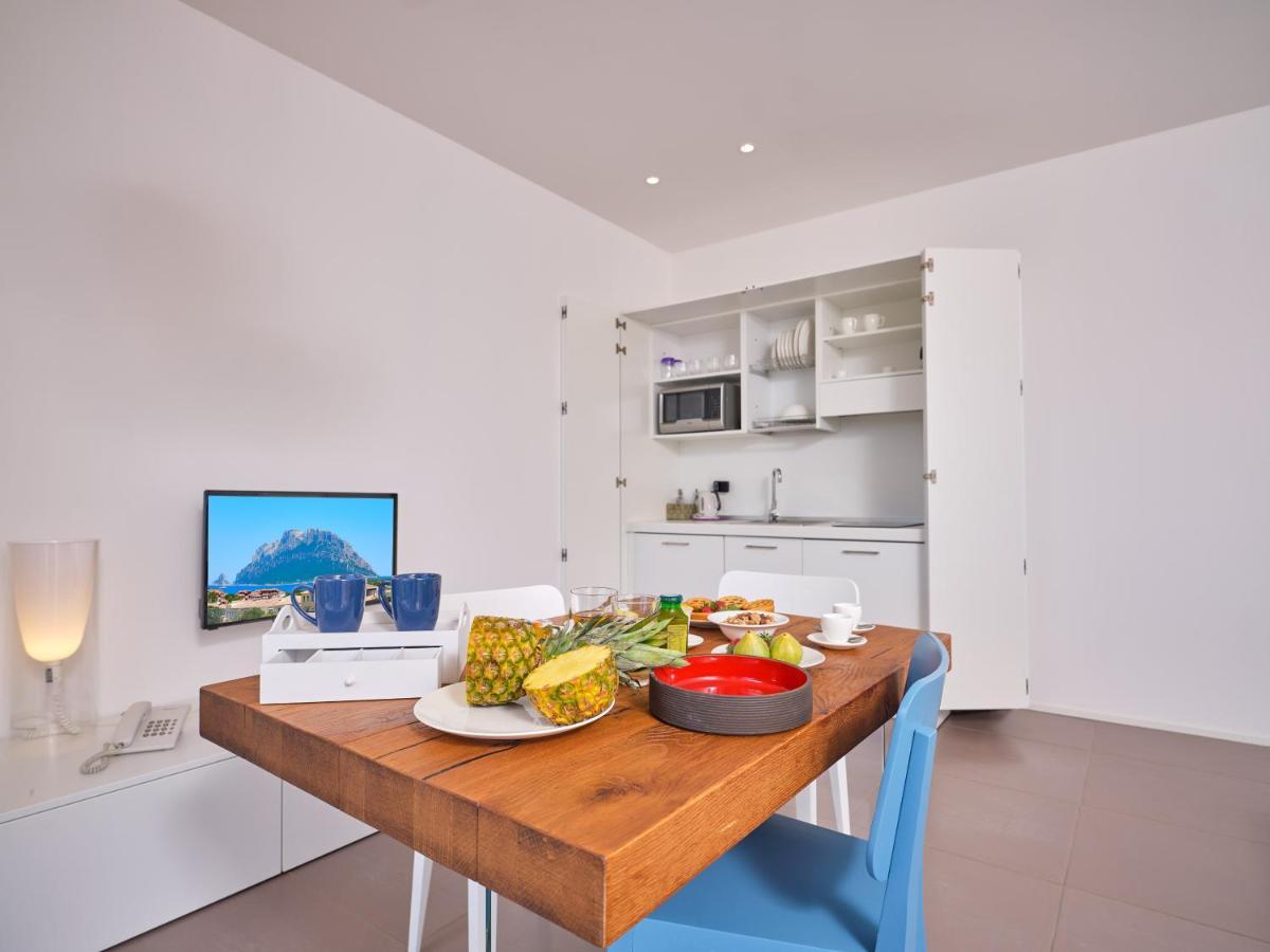 Felix Hotels - Hotel Residence Porto San Paolo Екстериор снимка