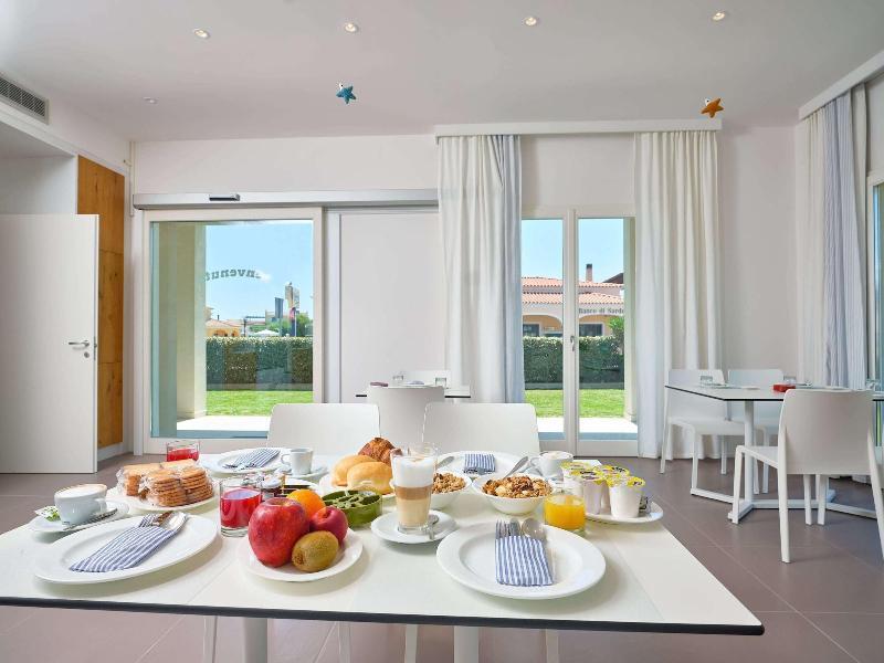 Felix Hotels - Hotel Residence Porto San Paolo Екстериор снимка
