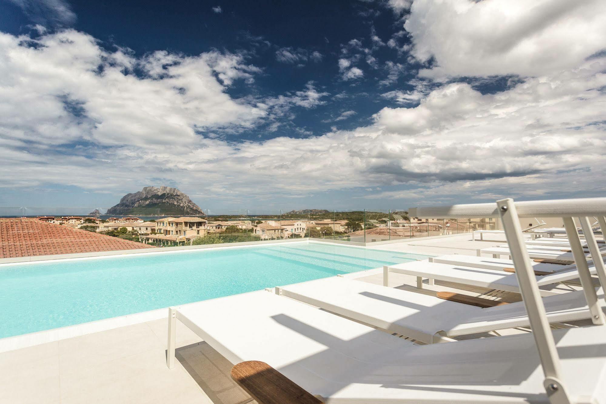 Felix Hotels - Hotel Residence Porto San Paolo Екстериор снимка