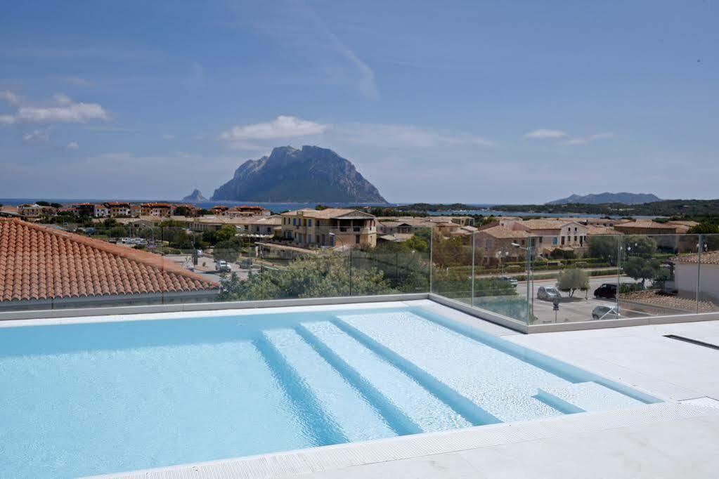 Felix Hotels - Hotel Residence Porto San Paolo Екстериор снимка